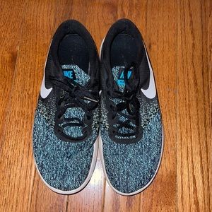 Nike Flex Contract sneakers